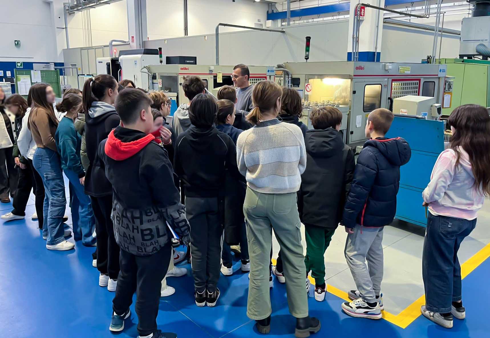 【工廠日】當地學生走進意大利OMAL閥門執行器生產車間