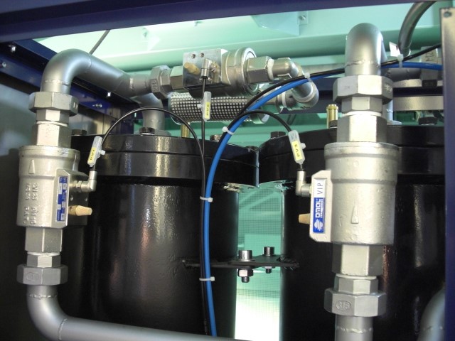 OMAL氣動梭閥在吹塑機上的應用